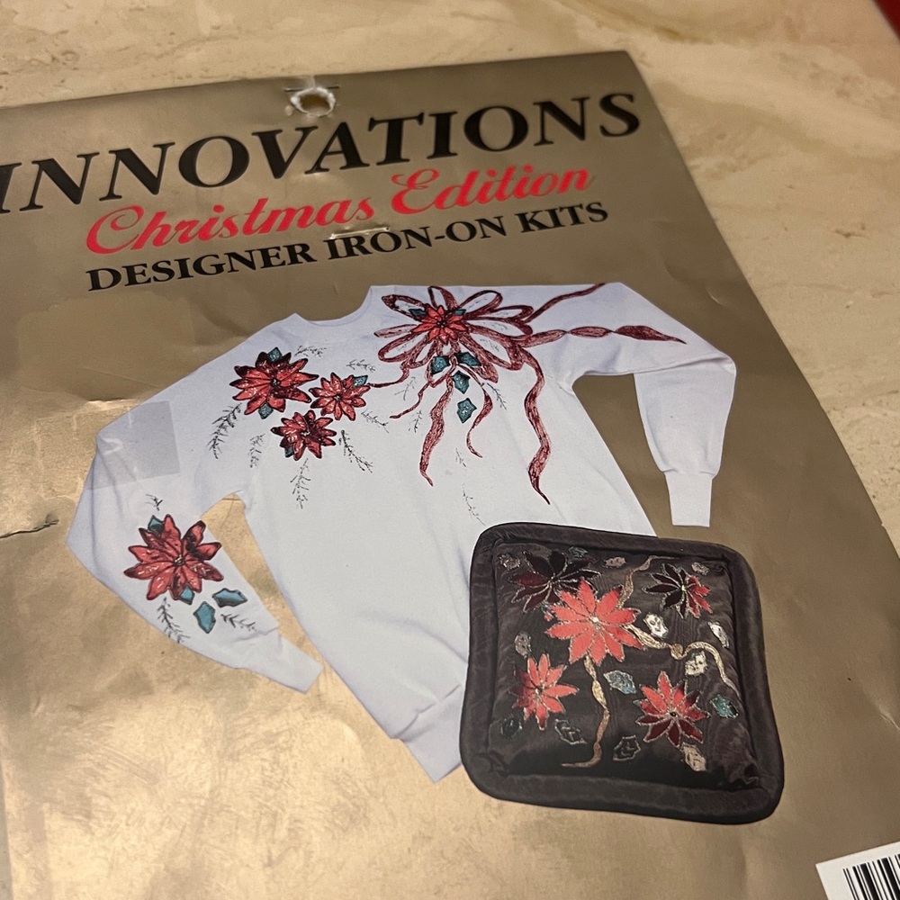 Innovations Designer Iron-on Adhesive Kit Christmas Edition Poinsettias Appliqué
